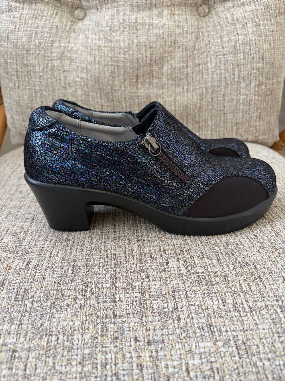 Alegria Hayli Myriad Black slip-on clogs iridescent Size 6 (36) slip-resistant